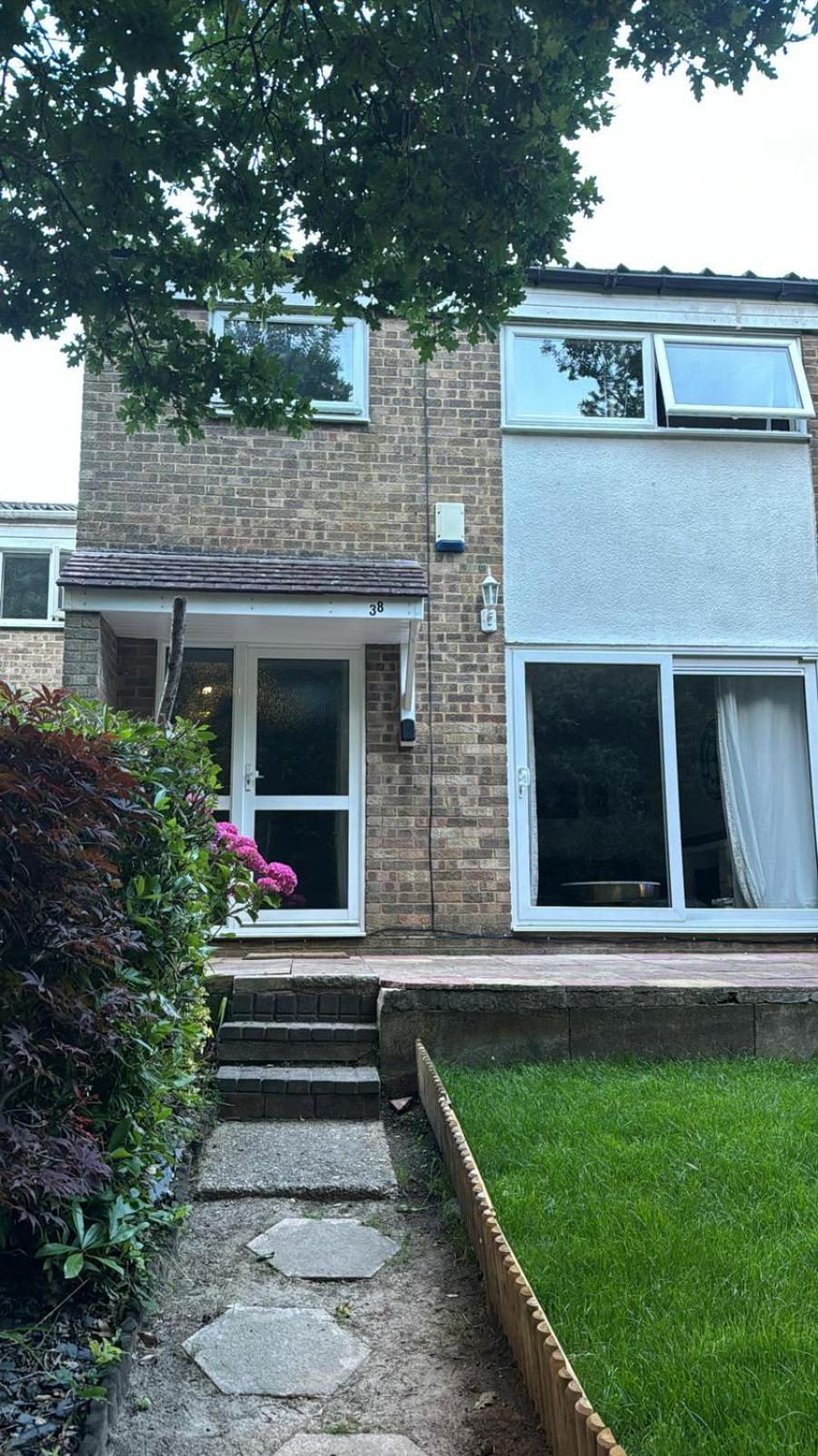 Double Room In Crawley,Gatwick,West Sussex Ifield Dış mekan fotoğraf